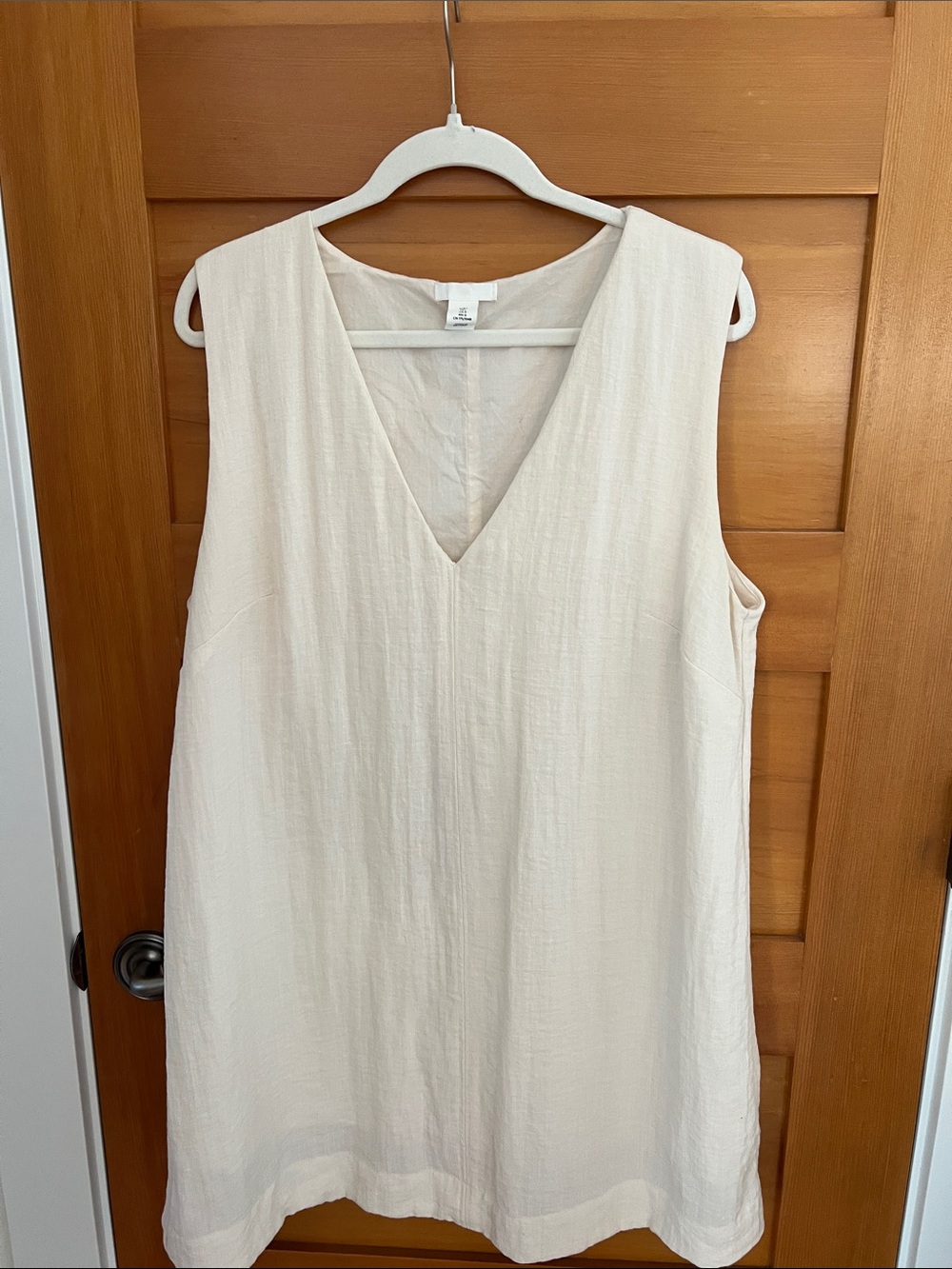 H&M Cream V-Neck Sleeveless Shift Dress